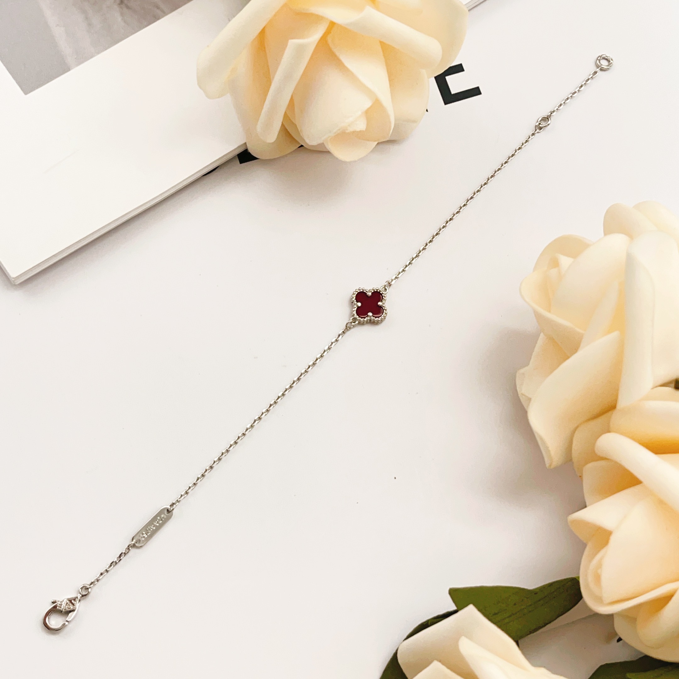 Van Cleef Arpels Sweet Alhambra bracelet Silver-toned white gold metal with red carnelian clover motif 17cm