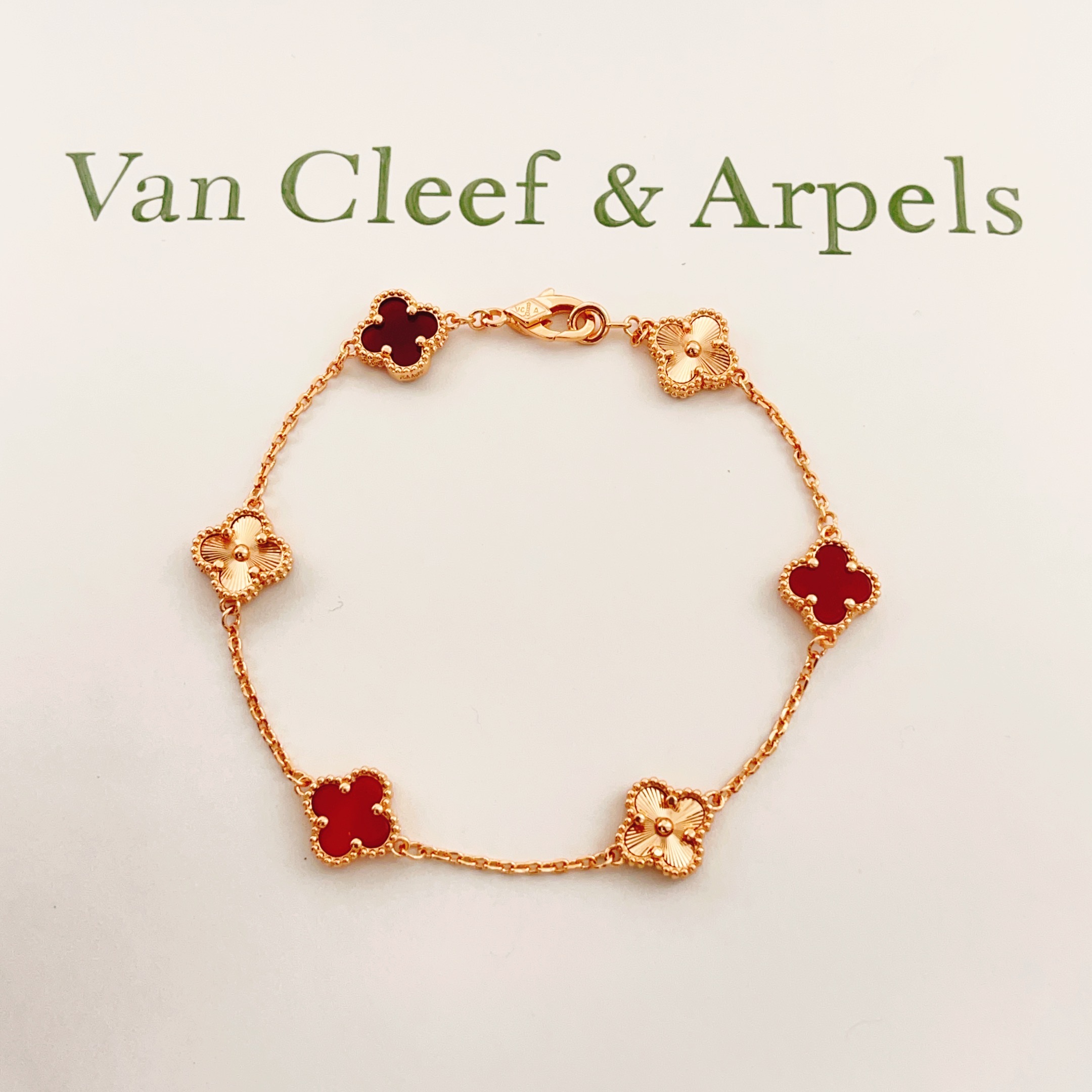Van Cleef Arpels Pulsera Sweet Alhambra Metal dorado rosa con