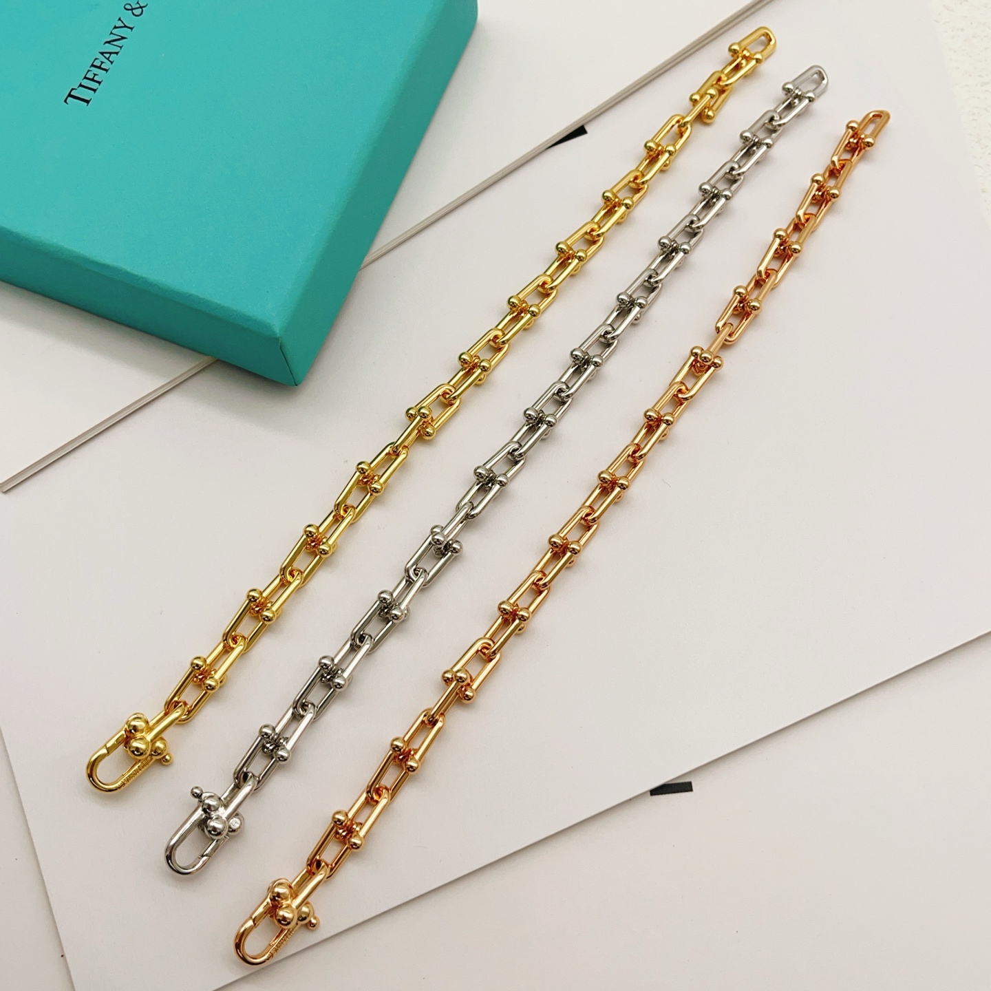 Tiffany & Co. Tiffany*帝芙尼U形金色手链一致ZP黄铜材质，非常的上镜‼ 设计很特别值得入手 高级手工坊系列