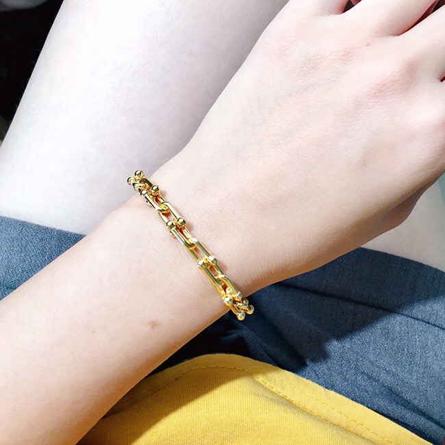 Tiffany & Co. Tiffany*帝芙尼U形金色手链一致ZP黄铜材质，非常的上镜‼ 设计很特别值得入手 高级手工坊系列