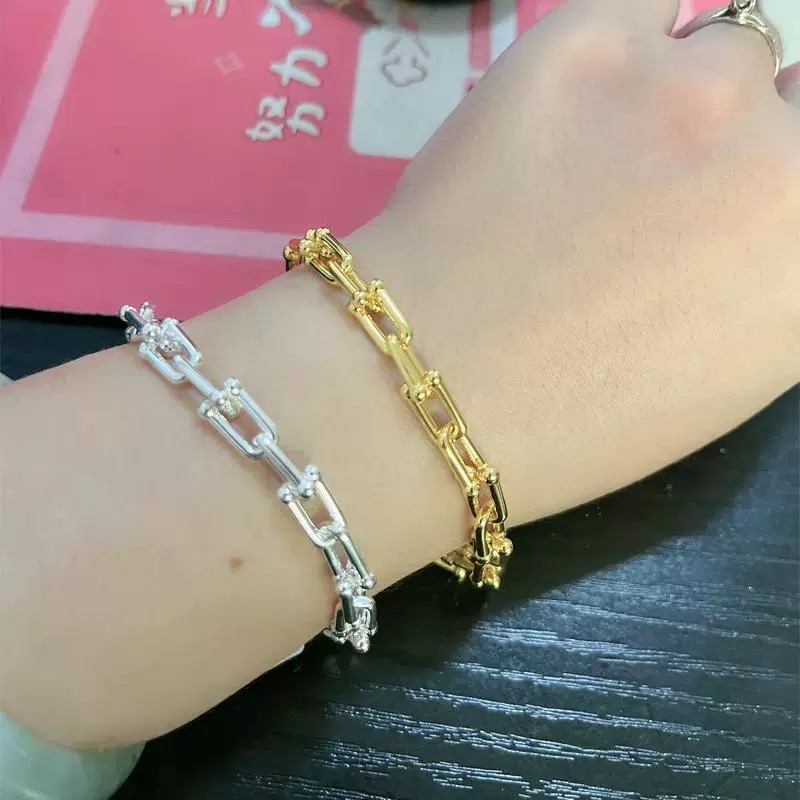 Tiffany & Co. Tiffany*帝芙尼U形金色手链一致ZP黄铜材质，非常的上镜‼ 设计很特别值得入手 高级手工坊系列