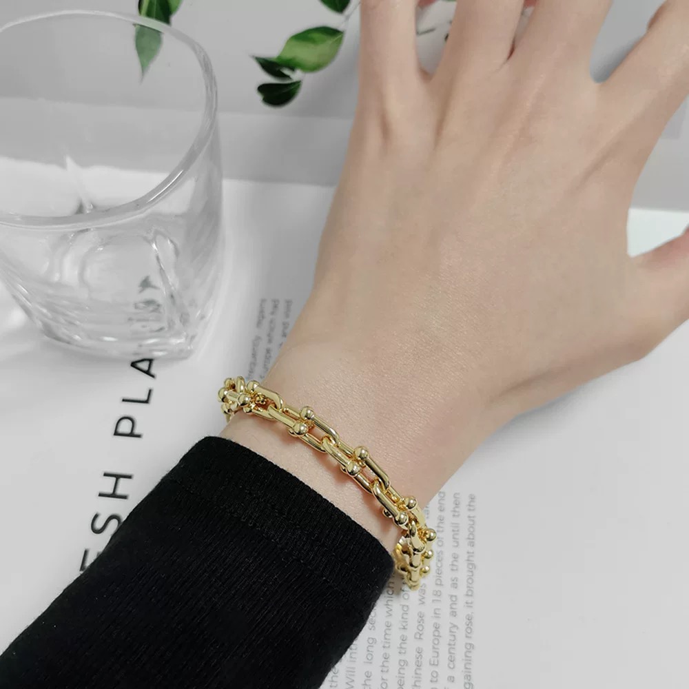 Tiffany & Co. Tiffany*帝芙尼U形金色手链一致ZP黄铜材质，非常的上镜‼ 设计很特别值得入手 高级手工坊系列