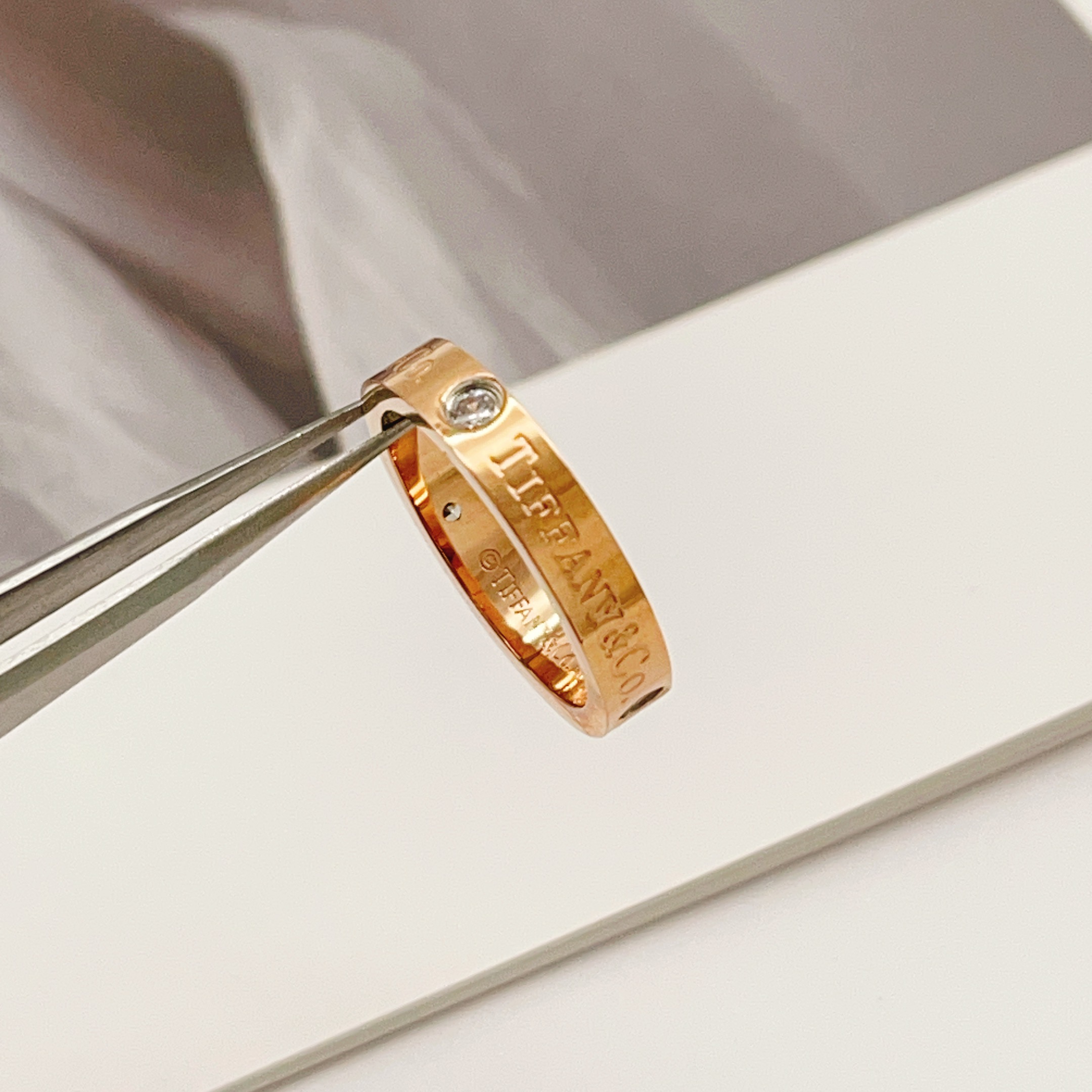 Tiffany & Co. Tiffany*帝芙尼最新款，非常的上镜‼ 设计很特别值得入手 高级手工坊系列
