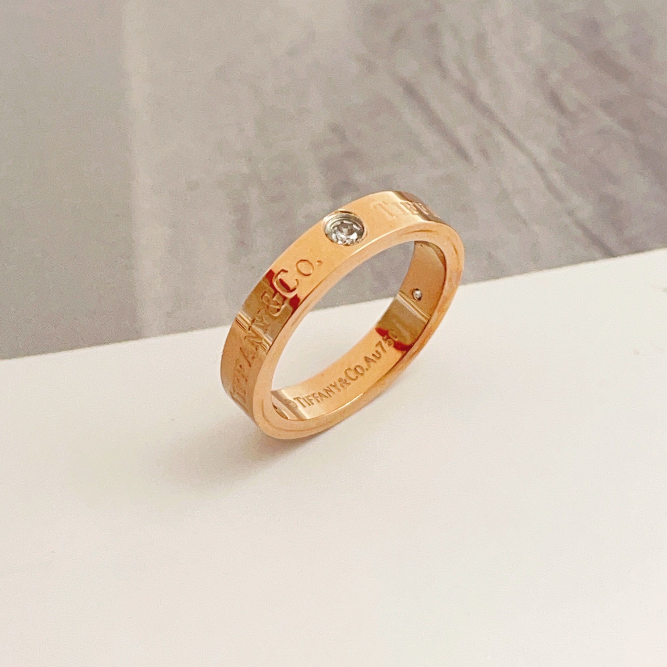 Tiffany & Co. Tiffany*帝芙尼最新款，非常的上镜‼ 设计很特别值得入手 高级手工坊系列