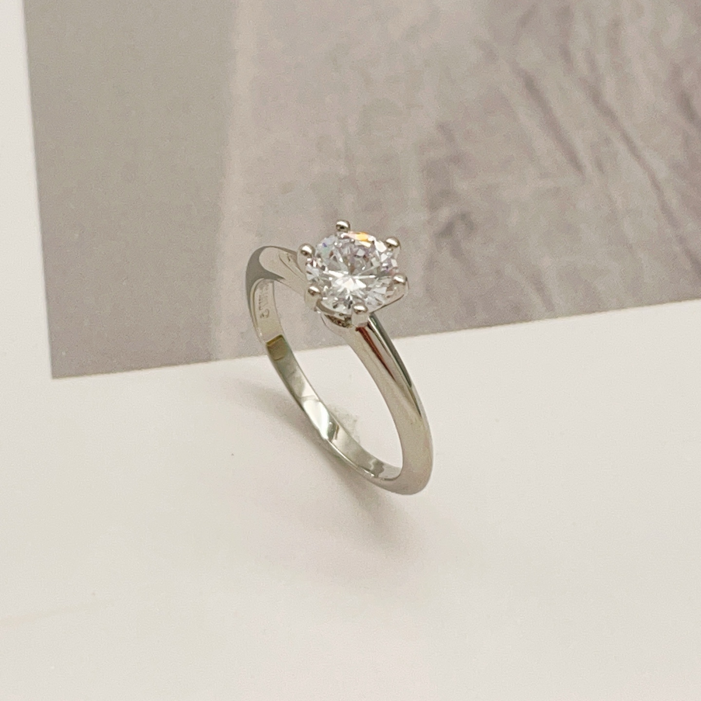 Tiffany & Co. Tiffany*帝芙尼最新款，非常的上镜‼ 设计很特别值得入手 高级手工坊系列