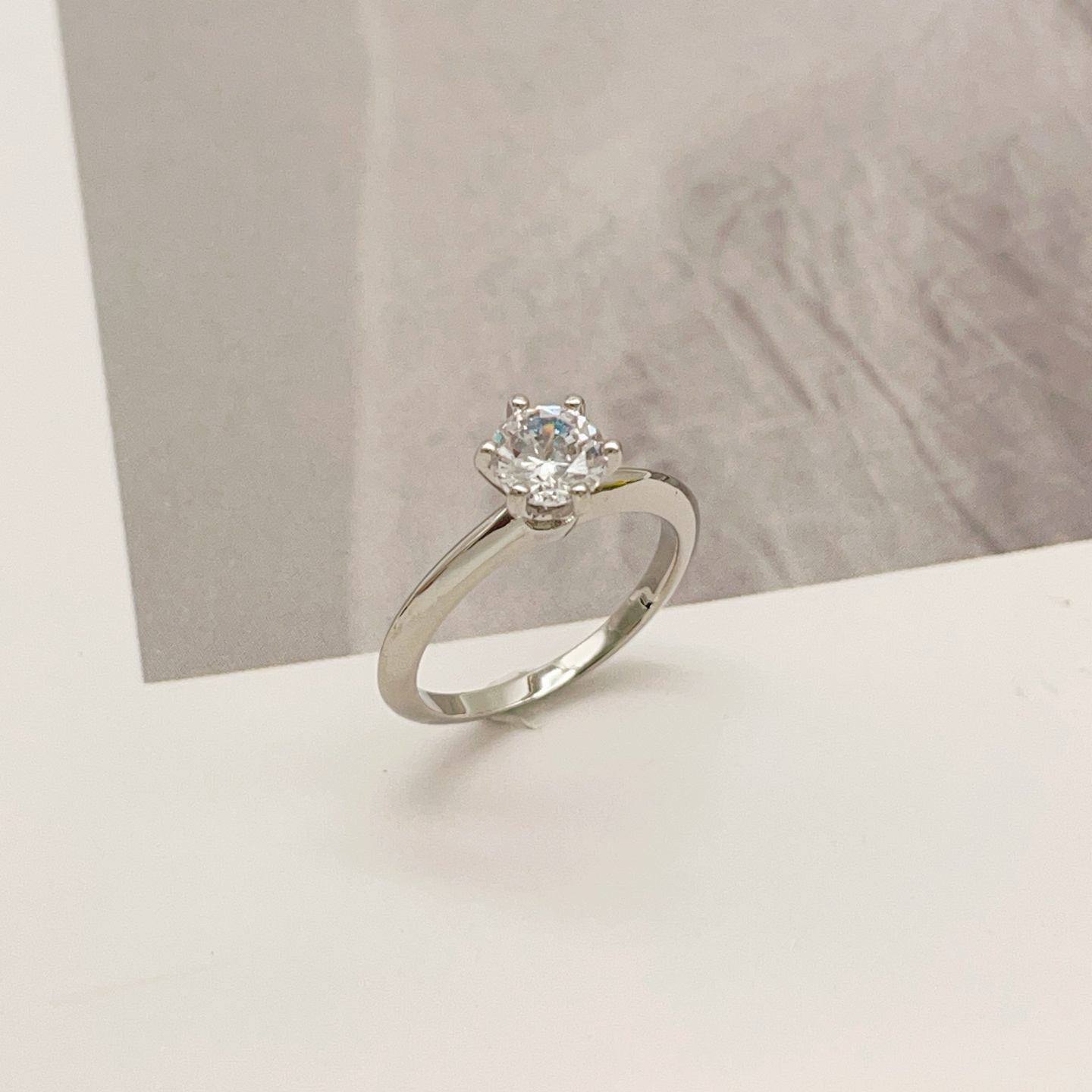 Tiffany & Co. Tiffany*帝芙尼最新款，非常的上镜‼ 设计很特别值得入手 高级手工坊系列