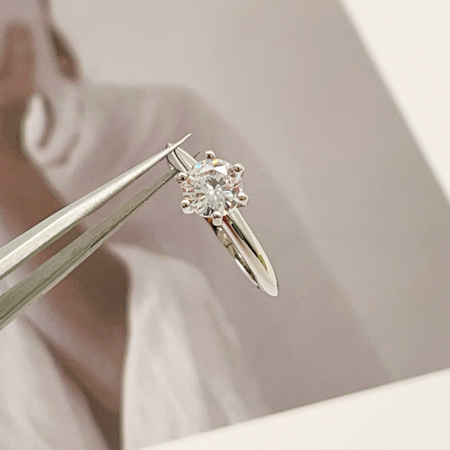 Tiffany & Co. Tiffany*帝芙尼最新款，非常的上镜‼ 设计很特别值得入手 高级手工坊系列