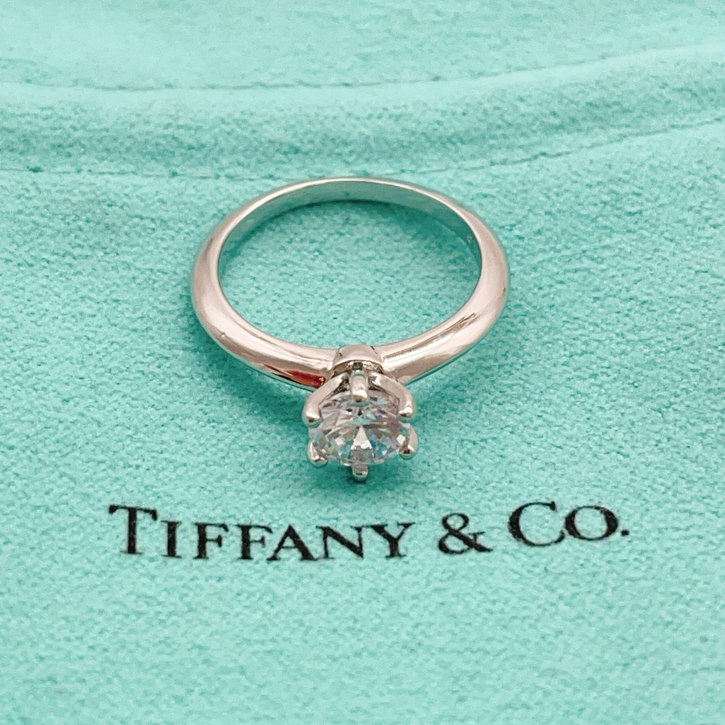 Tiffany & Co. Tiffany*帝芙尼最新款，非常的上镜‼ 设计很特别值得入手 高级手工坊系列