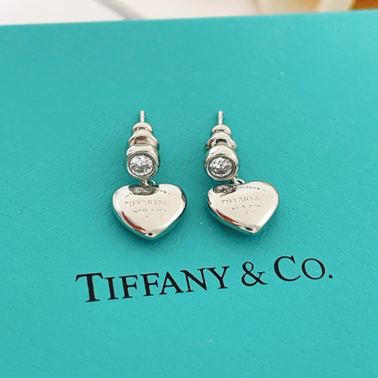 Tiffany & Co. Tiffany*帝芙尼最新款，非常的上镜‼ 设计很特别值得入手 高级手工坊系列