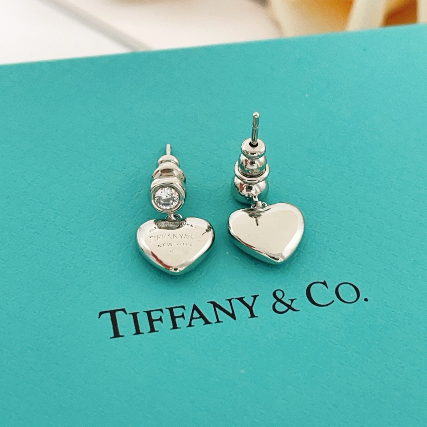 Tiffany & Co. Tiffany*帝芙尼最新款，非常的上镜‼ 设计很特别值得入手 高级手工坊系列