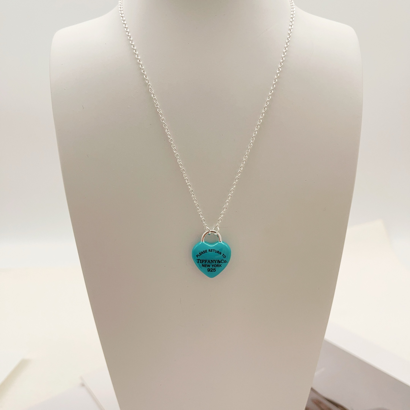 Tiffany & Co. Tiffany*帝芙尼最新款，非常的上镜‼ 设计很特别值得入手 高级手工坊系列