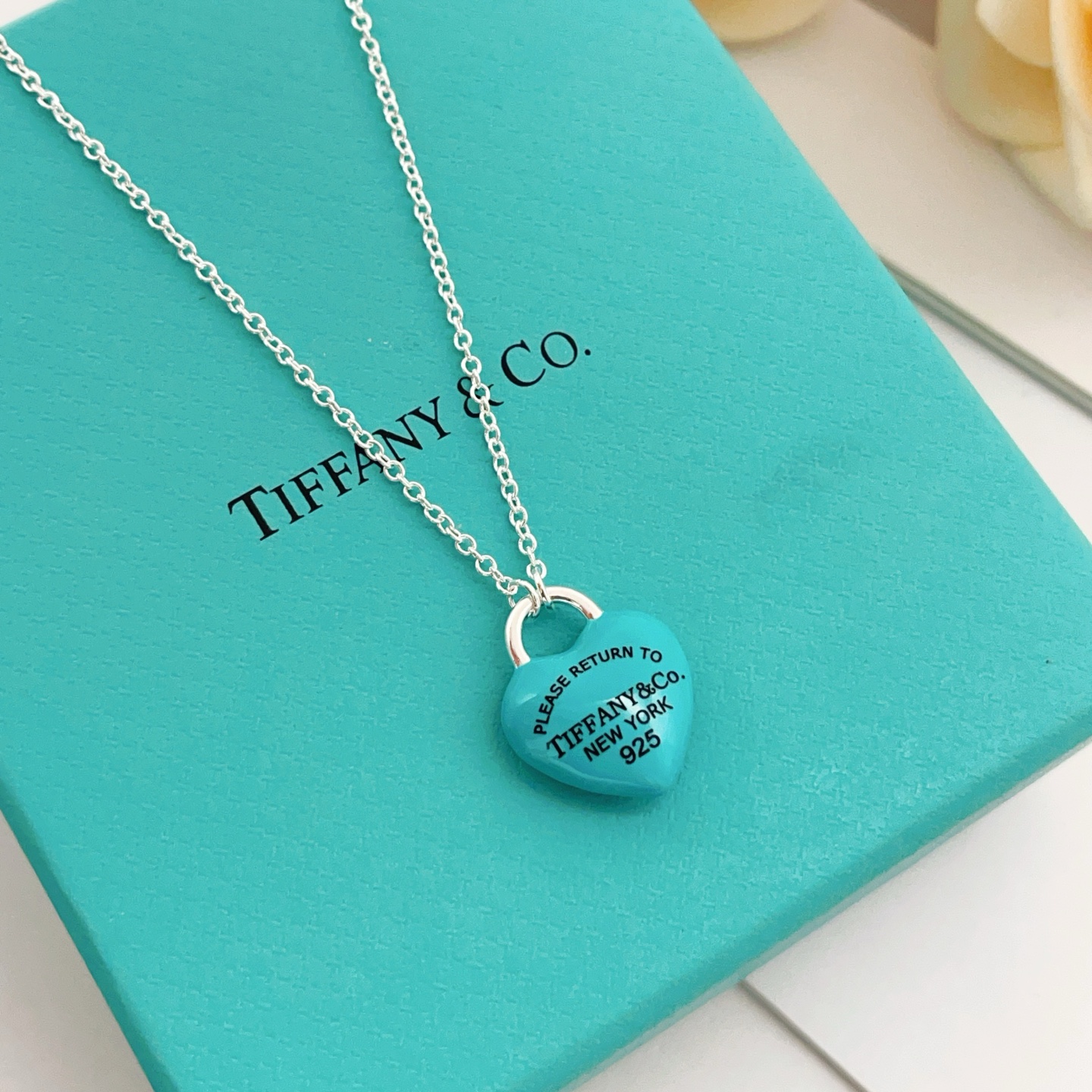 Tiffany & Co. Tiffany*帝芙尼最新款，非常的上镜‼ 设计很特别值得入手 高级手工坊系列