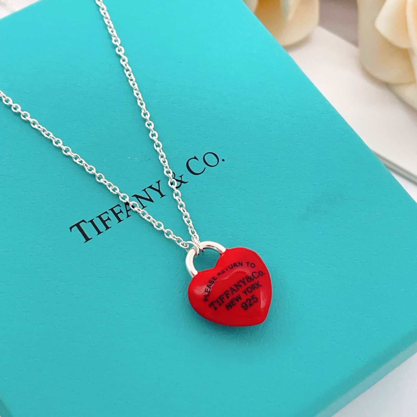 Tiffany & Co. Tiffany*帝芙尼最新款，非常的上镜‼ 设计很特别值得入手 高级手工坊系列