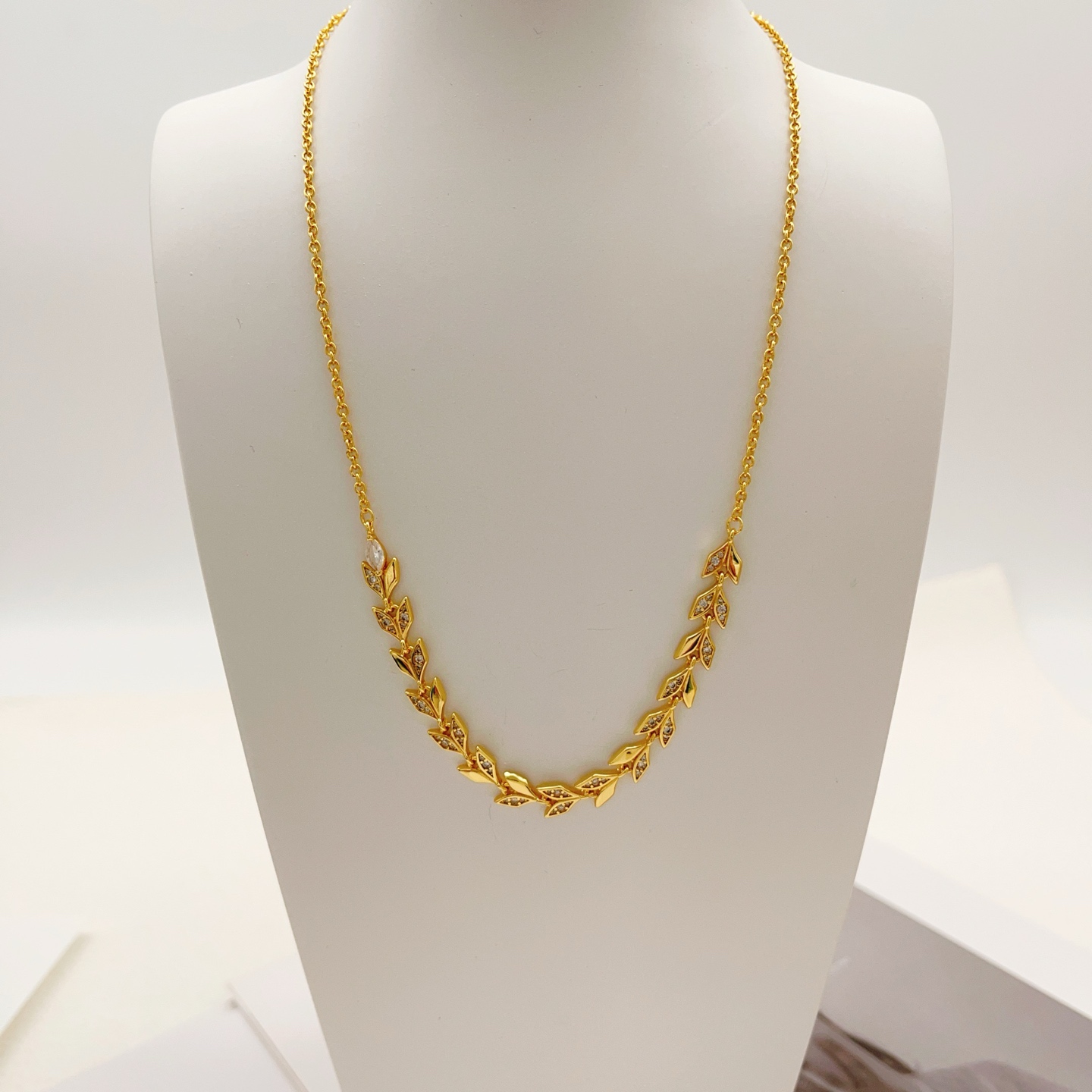 Tiffany & Co. Tiffany*帝芙尼最新款，非常的上镜‼ 设计很特别值得入手 高级手工坊系列