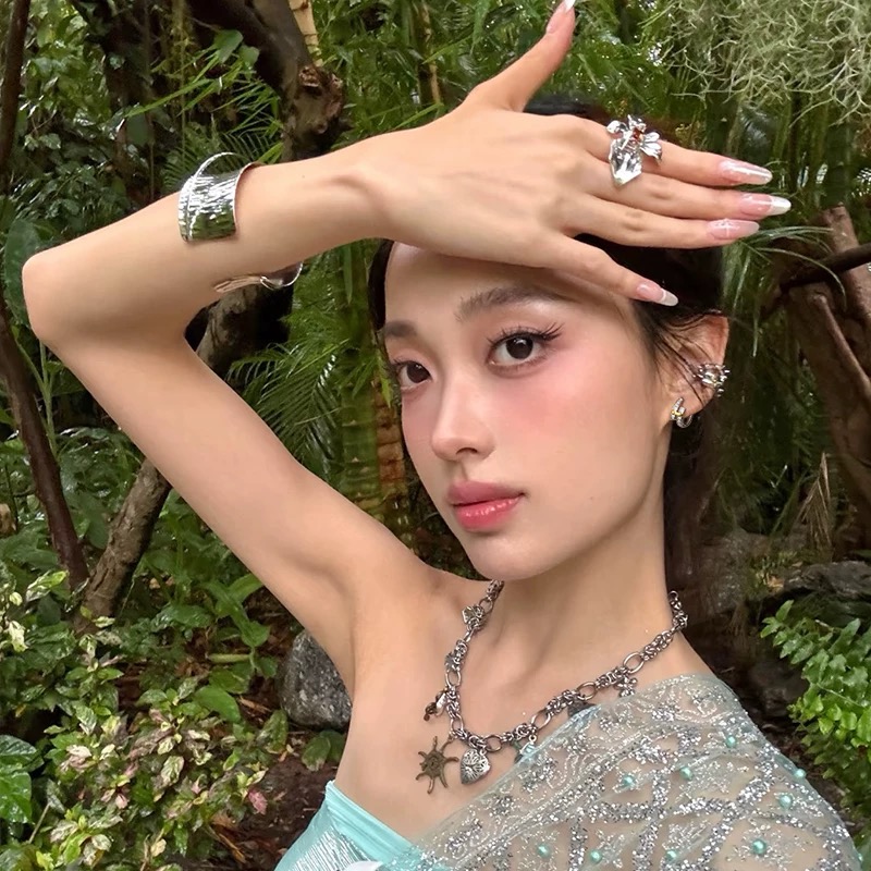 Tiffany & Co. Tiffany*帝芙尼最新款，非常的上镜‼ 设计很特别值得入手 高级手工坊系列