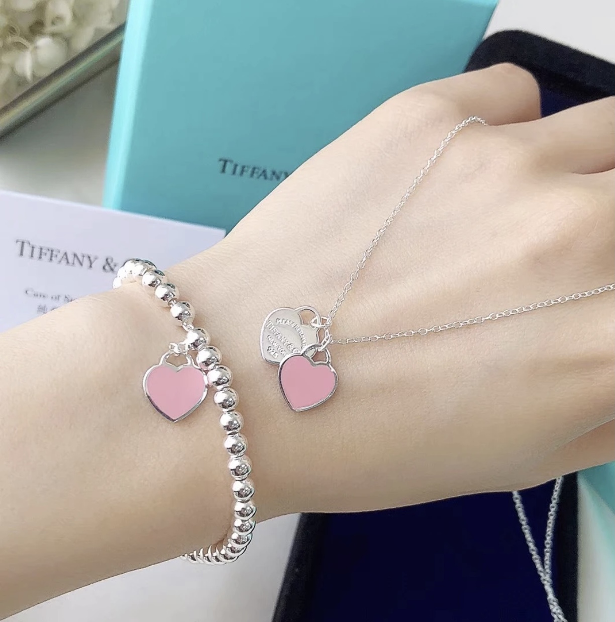 Tiffany & Co. Tiffany*帝芙尼最新款 银色粉爱心手链一致ZP黄铜材质