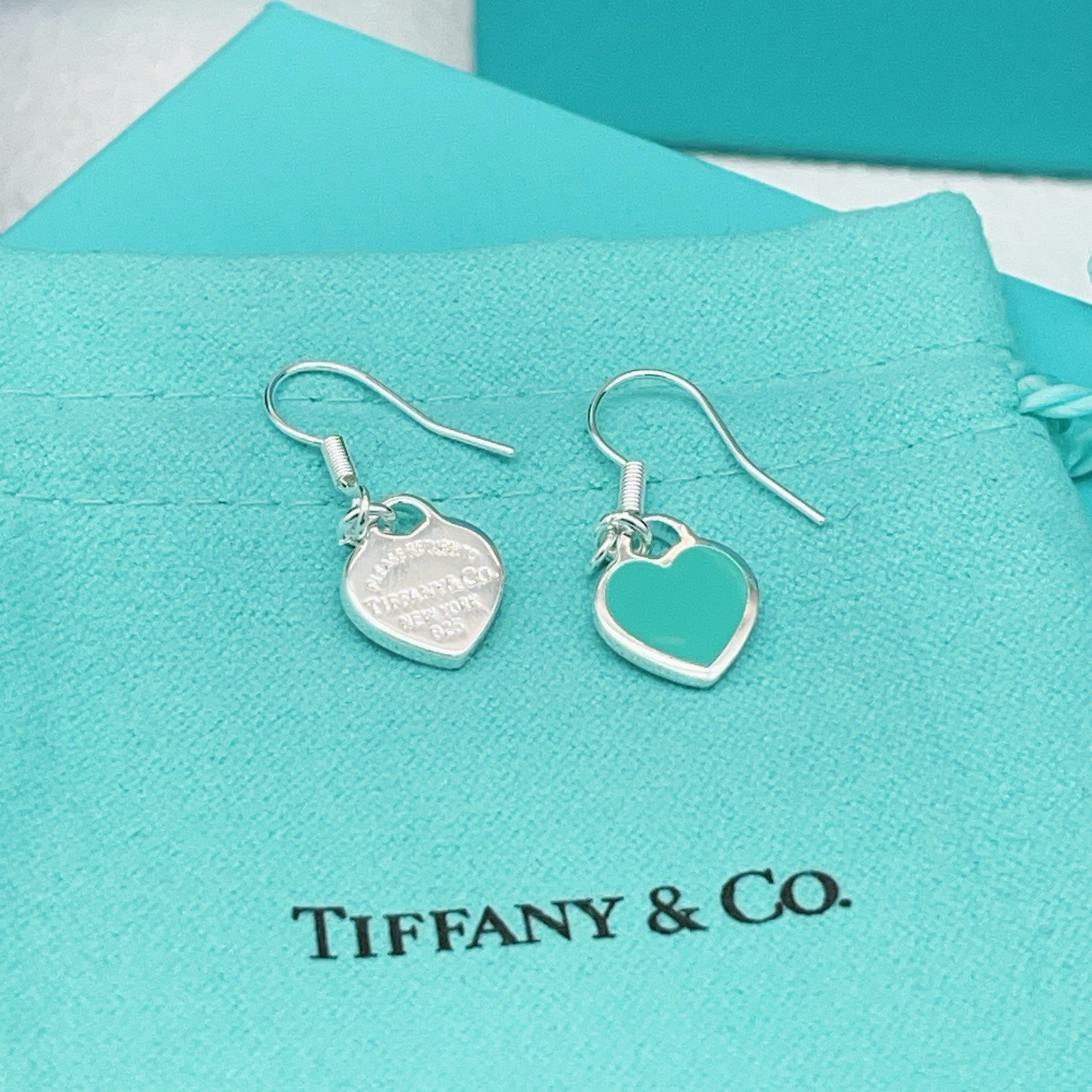 Tiffany & Co. Tiffany*帝芙尼最新款，非常的上镜‼ 设计很特别值得入手 高级手工坊系列