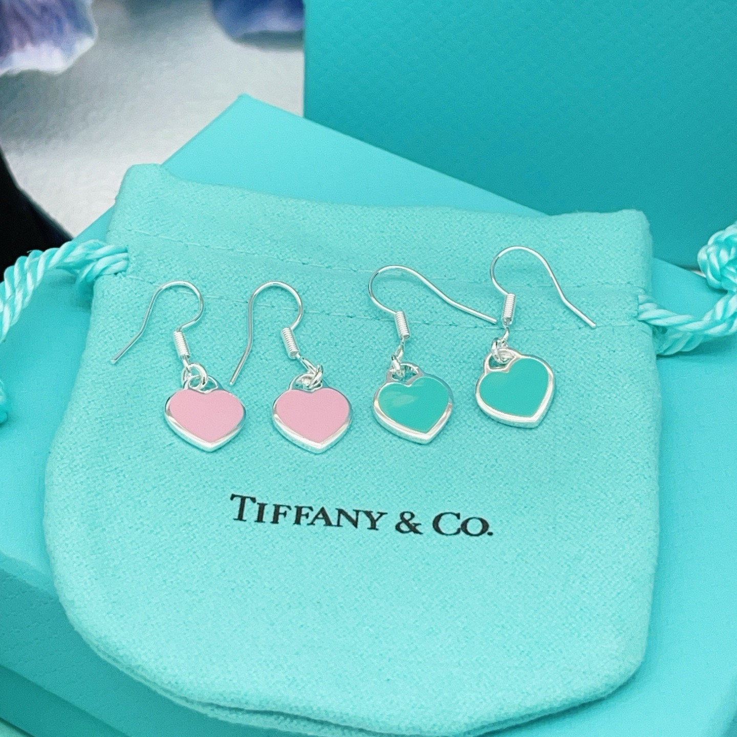 Tiffany & Co. Tiffany*帝芙尼最新款，非常的上镜‼ 设计很特别值得入手 高级手工坊系列
