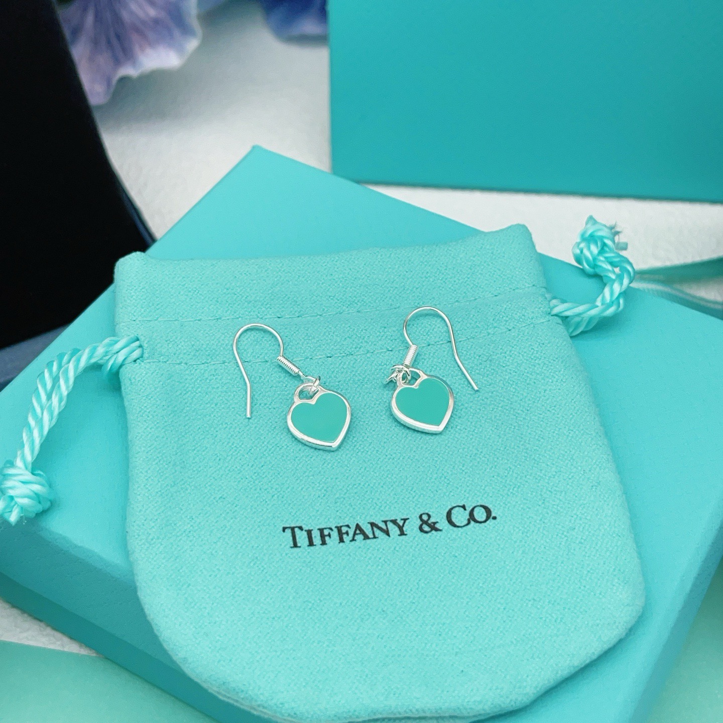Tiffany & Co. Tiffany*帝芙尼最新款，非常的上镜‼ 设计很特别值得入手 高级手工坊系列