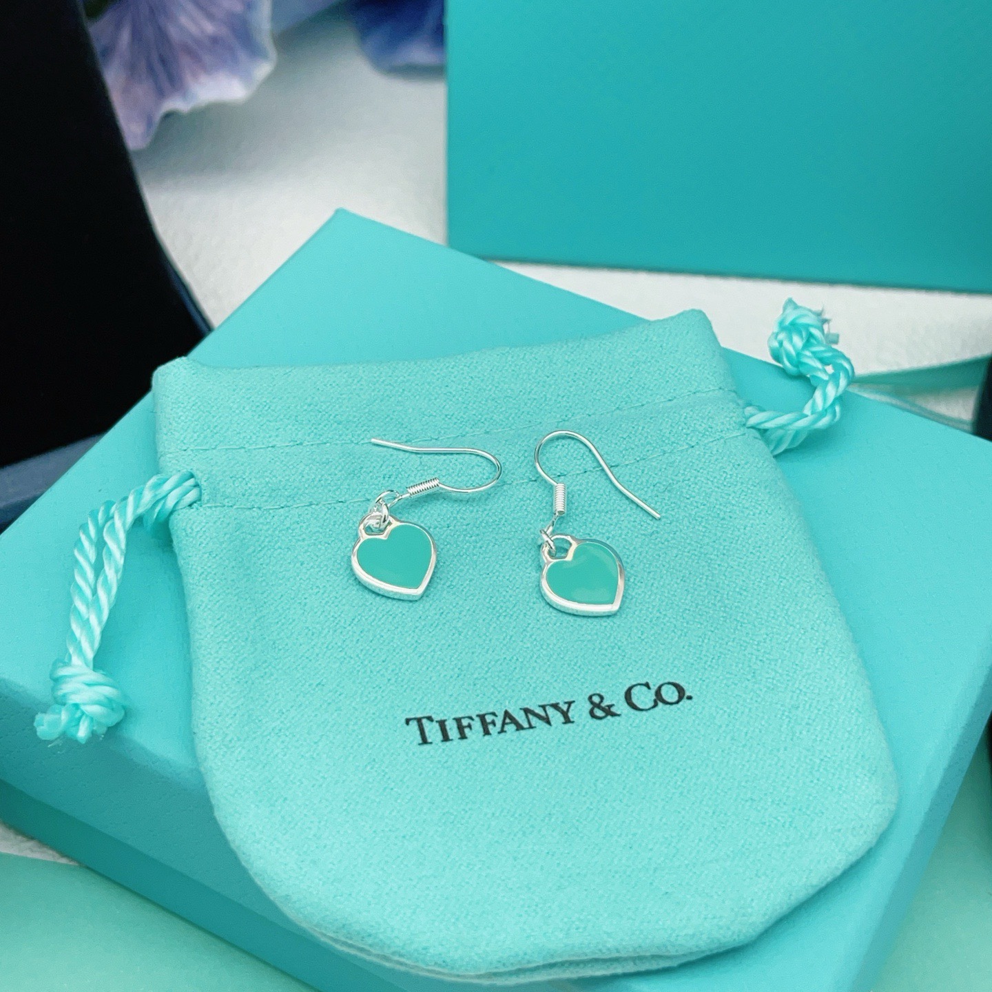 Tiffany & Co. Tiffany*帝芙尼最新款，非常的上镜‼ 设计很特别值得入手 高级手工坊系列