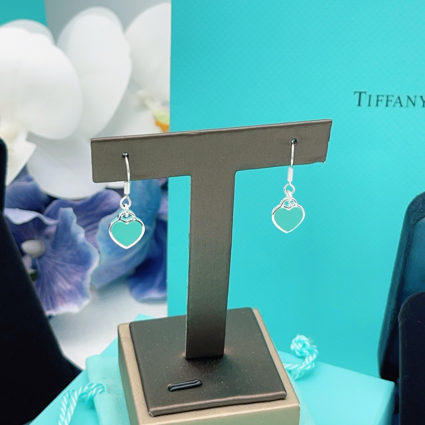 Tiffany & Co. Tiffany*帝芙尼最新款，非常的上镜‼ 设计很特别值得入手 高级手工坊系列