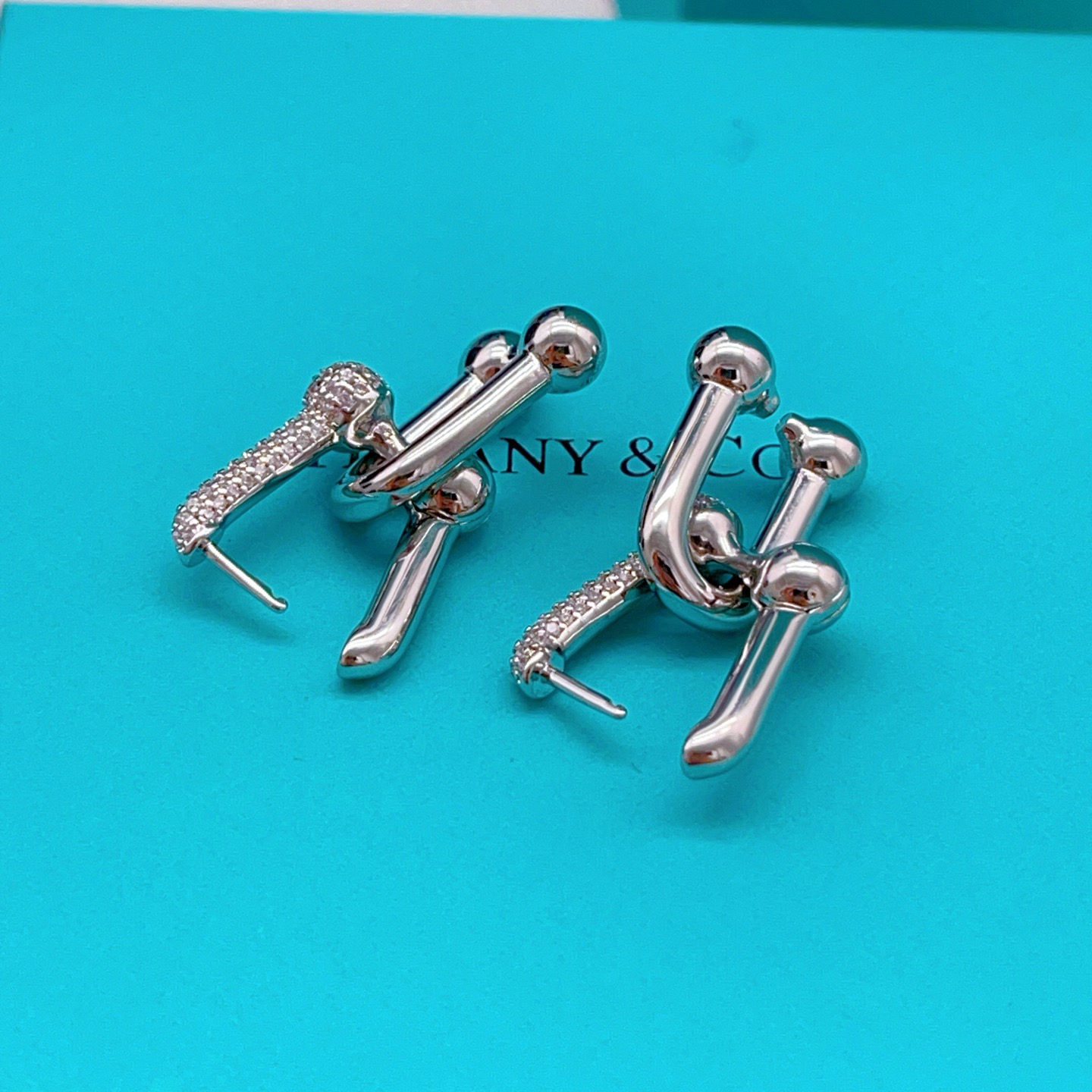 Tiffany & Co. Tiffany*帝芙尼最新款 U型银色耳钉一致ZP黄铜材质