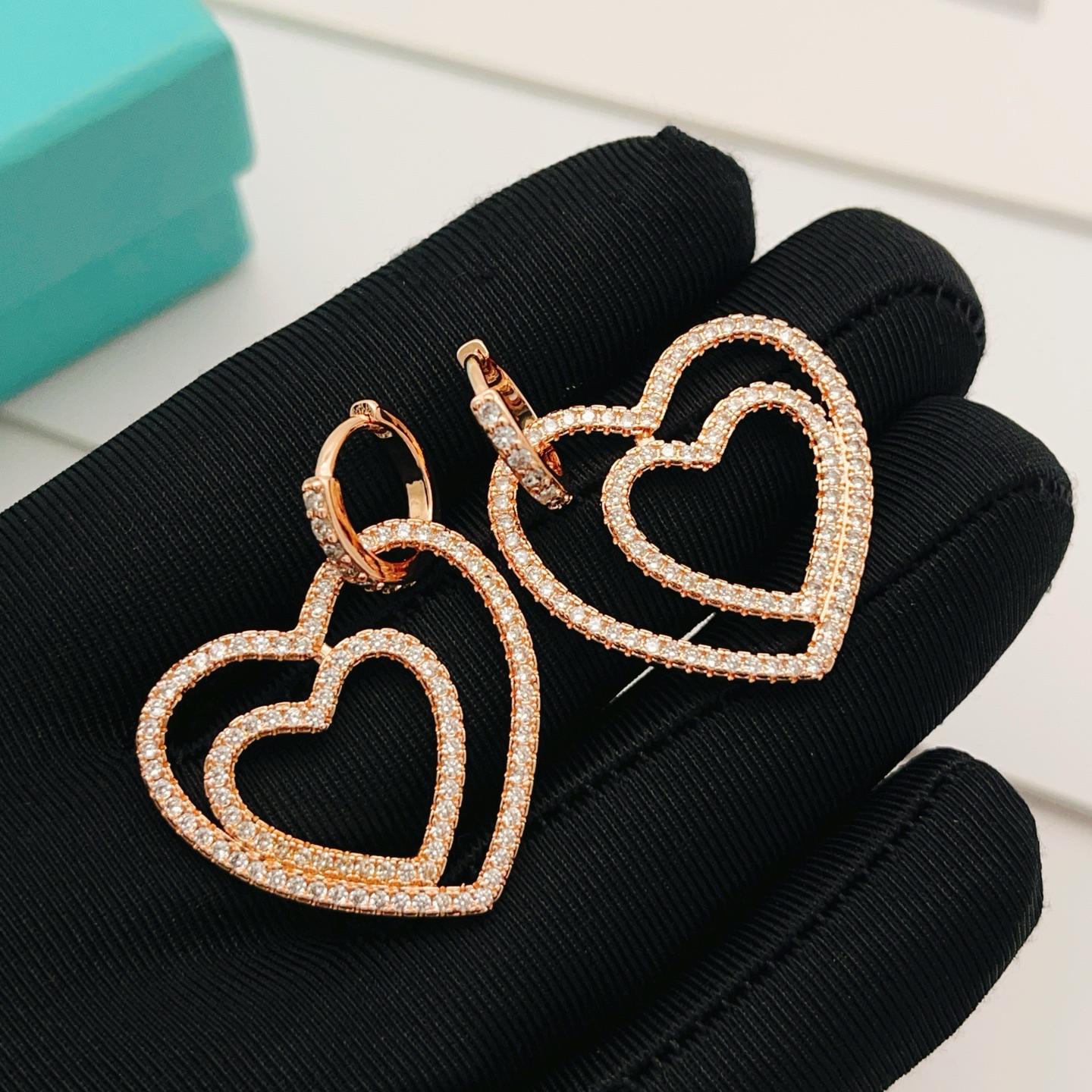 Tiffany & Co. Tiffany*帝芙尼最新款，非常的上镜‼ 设计很特别值得入手 高级手工坊系列