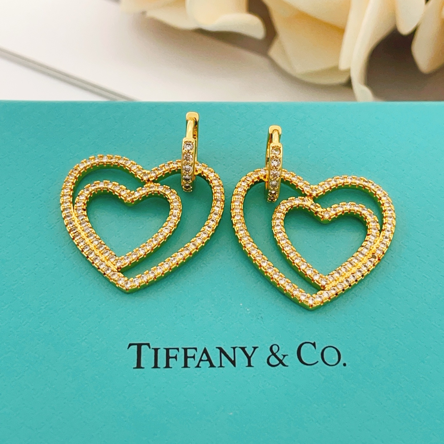 Tiffany & Co. Tiffany*帝芙尼最新款，非常的上镜‼ 设计很特别值得入手 高级手工坊系列