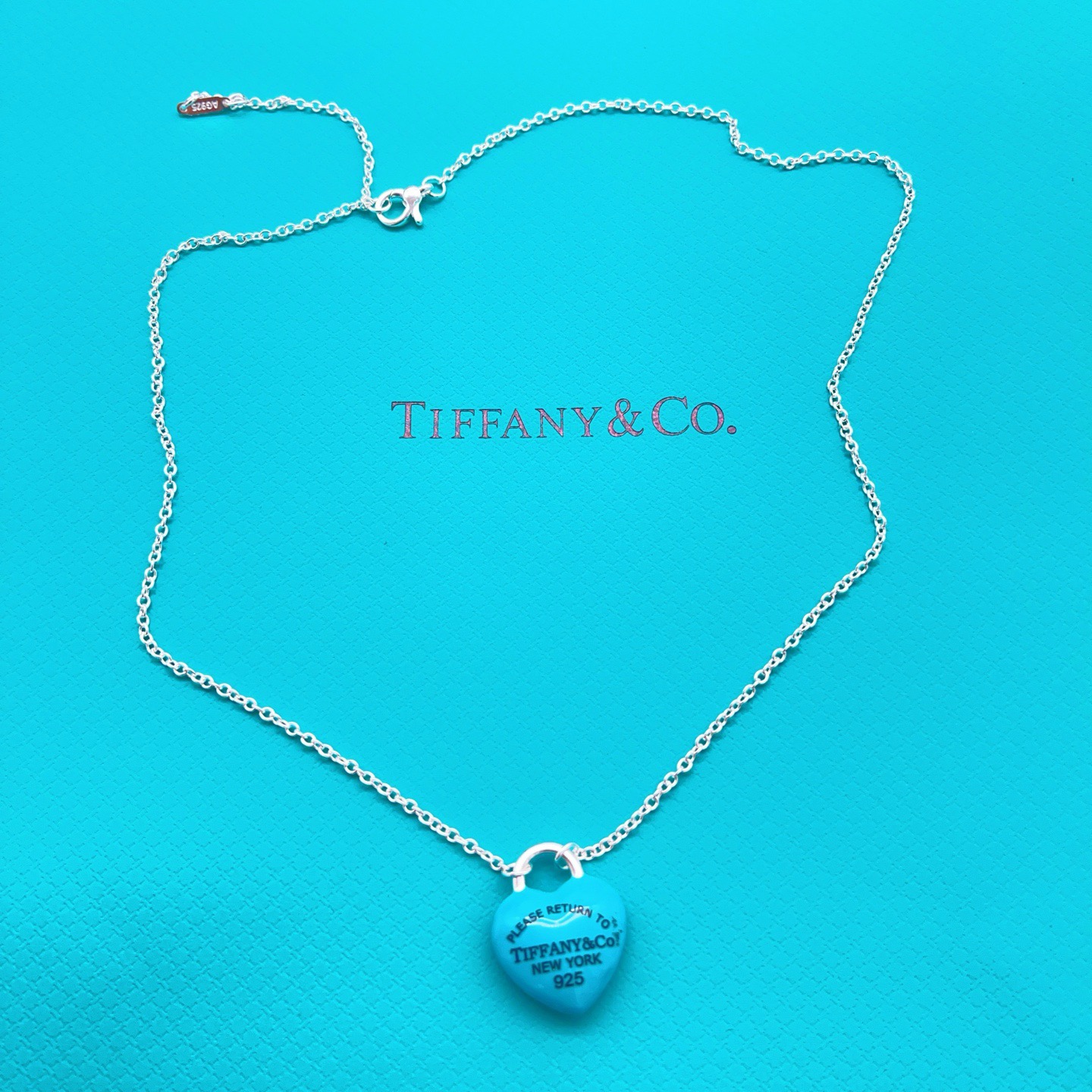 【Tiffany*帝芙尼蓝色爱心银项链】一致官网黄铜材质，非常的上镜‼️设计很特别值得入手。高级手工坊系