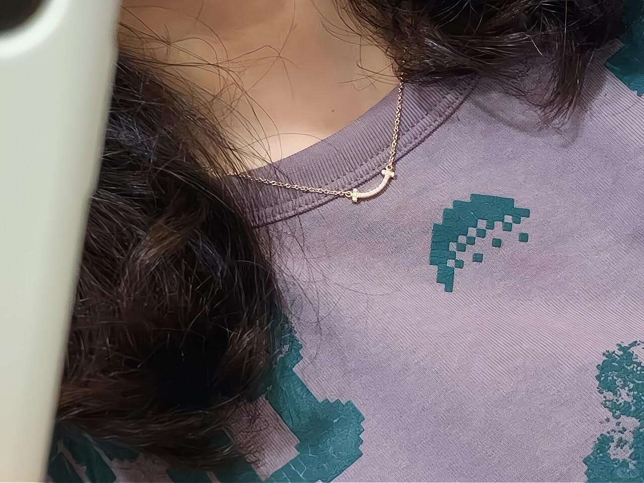 【Tiffany*帝芙尼最新款🆕🆕笑脸银色小号项链】一致官网黄铜材质，非常的上镜‼️设计很特别值得入手。