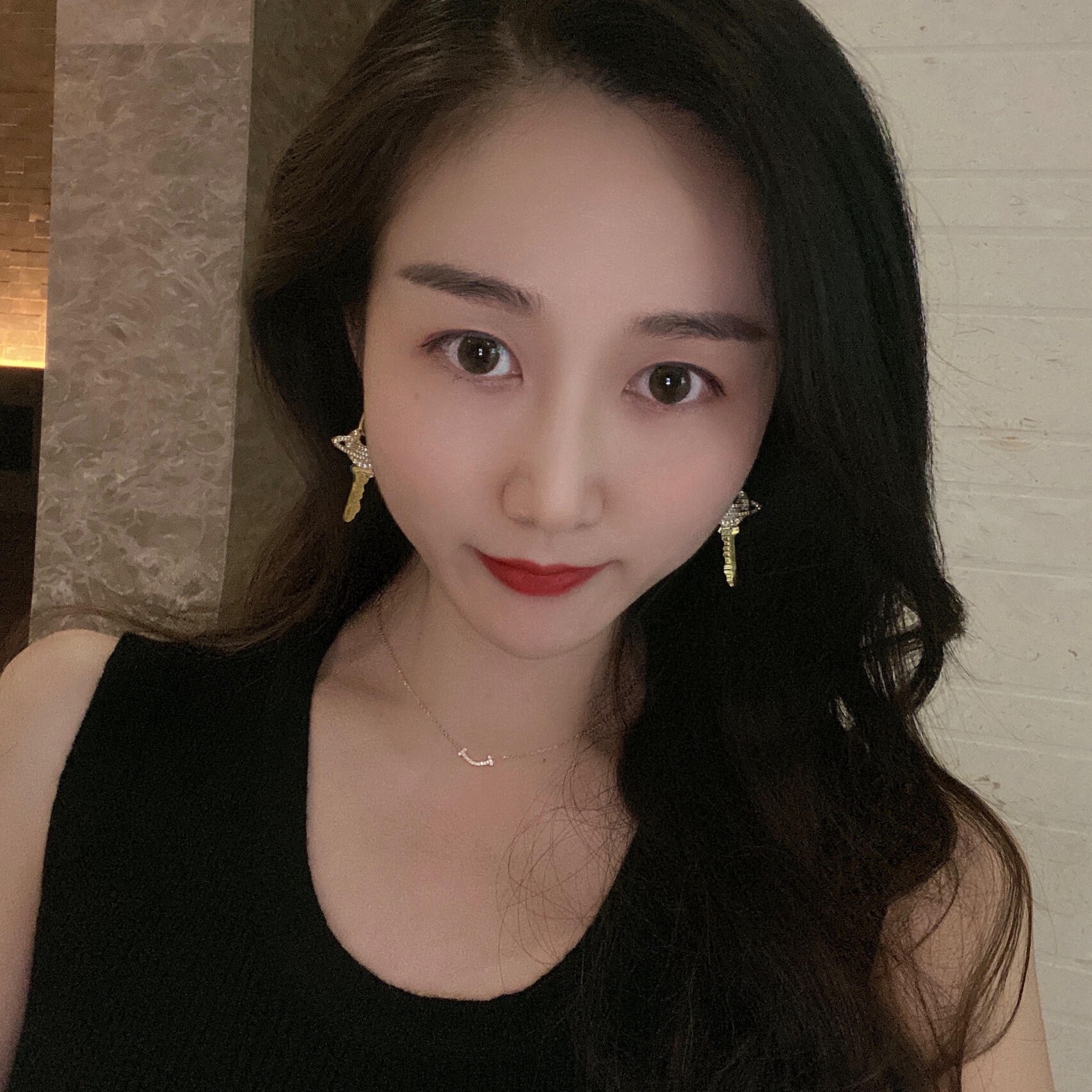 【Tiffany*帝芙尼最新款🆕🆕笑脸玫瑰金小号项链】一致官网黄铜材质，非常的上镜‼️设计很特别值得入手