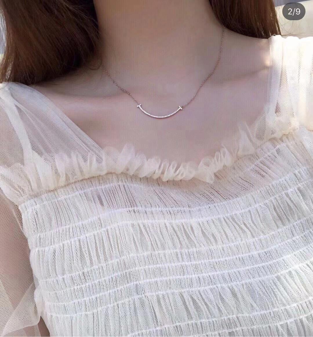 【Tiffany*帝芙尼最新款🆕🆕笑脸满天星玫瑰金色项链】一致官网黄铜材质，非常的上镜‼️设计很特别值得