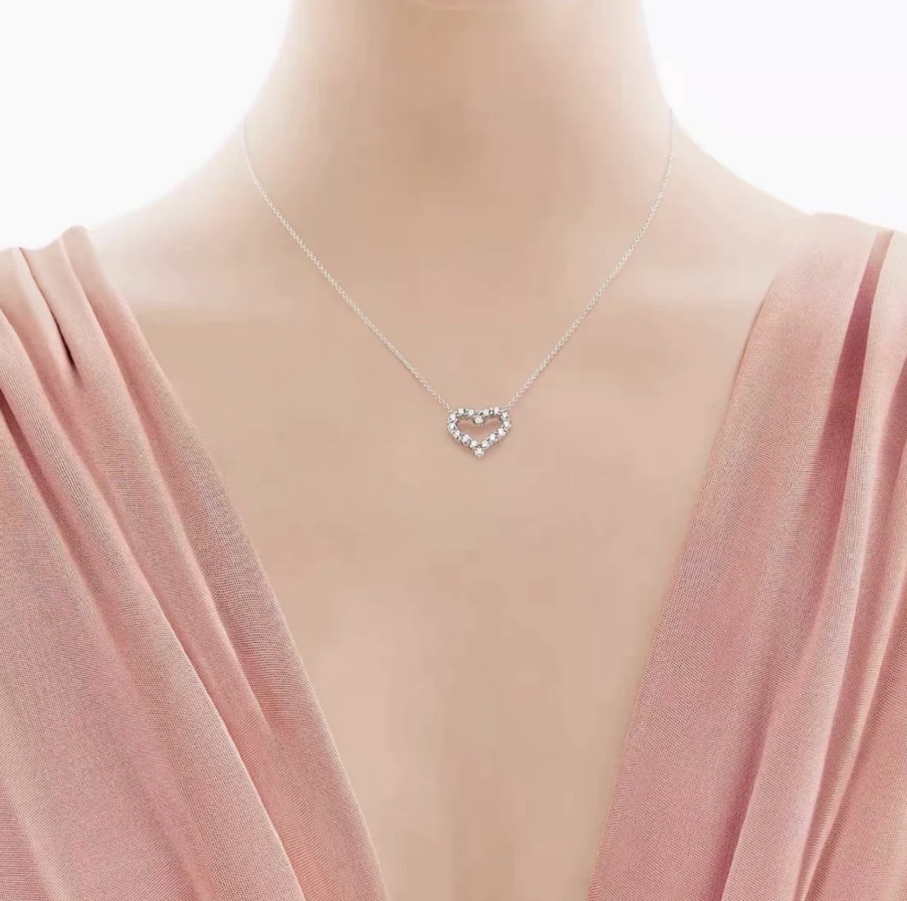 Tiffany & Co. Tiffany*帝芙尼最新款，非常的上镜‼ 设计很特别值得入手 高级手工坊系列