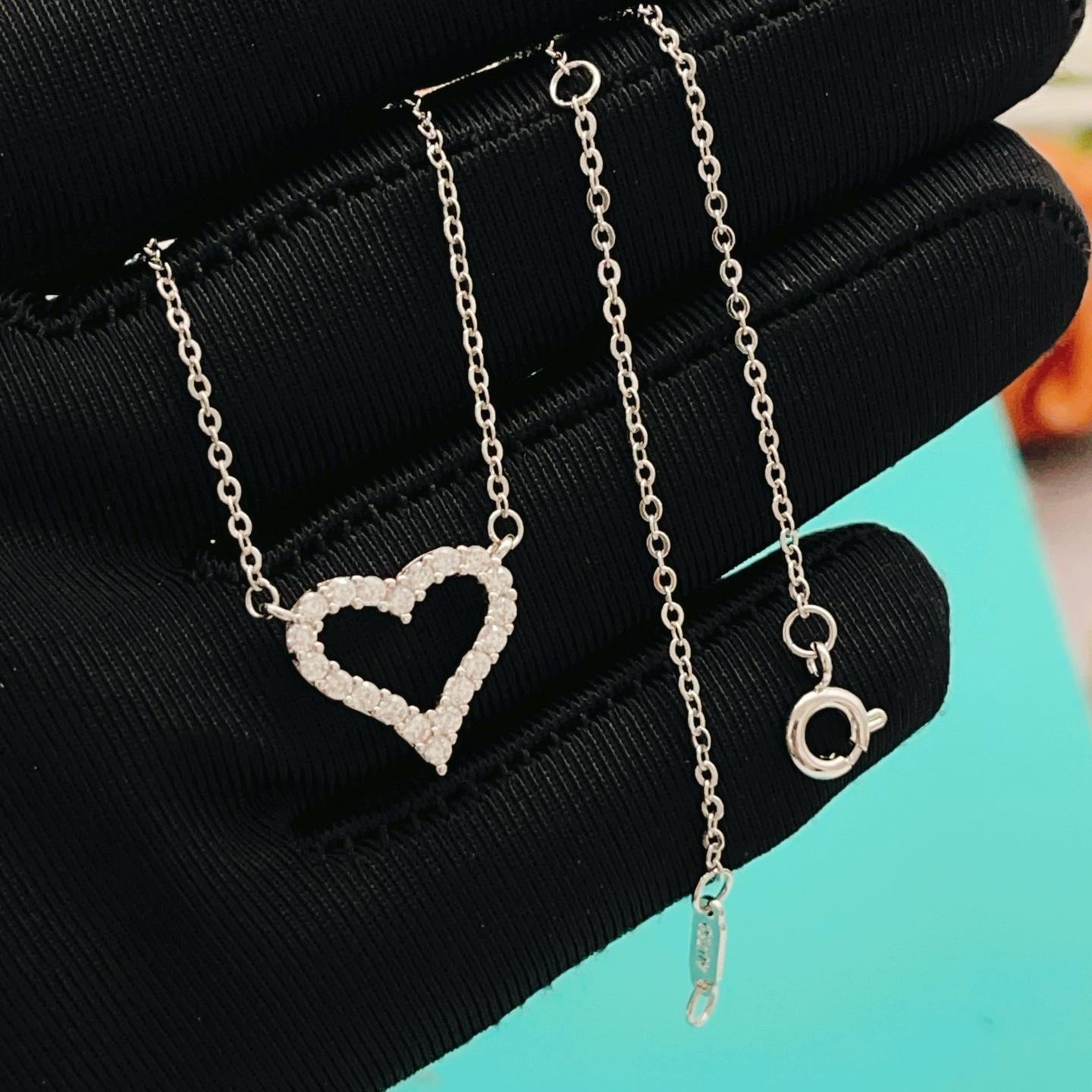 Tiffany & Co. Tiffany*帝芙尼最新款，非常的上镜‼ 设计很特别值得入手 高级手工坊系列