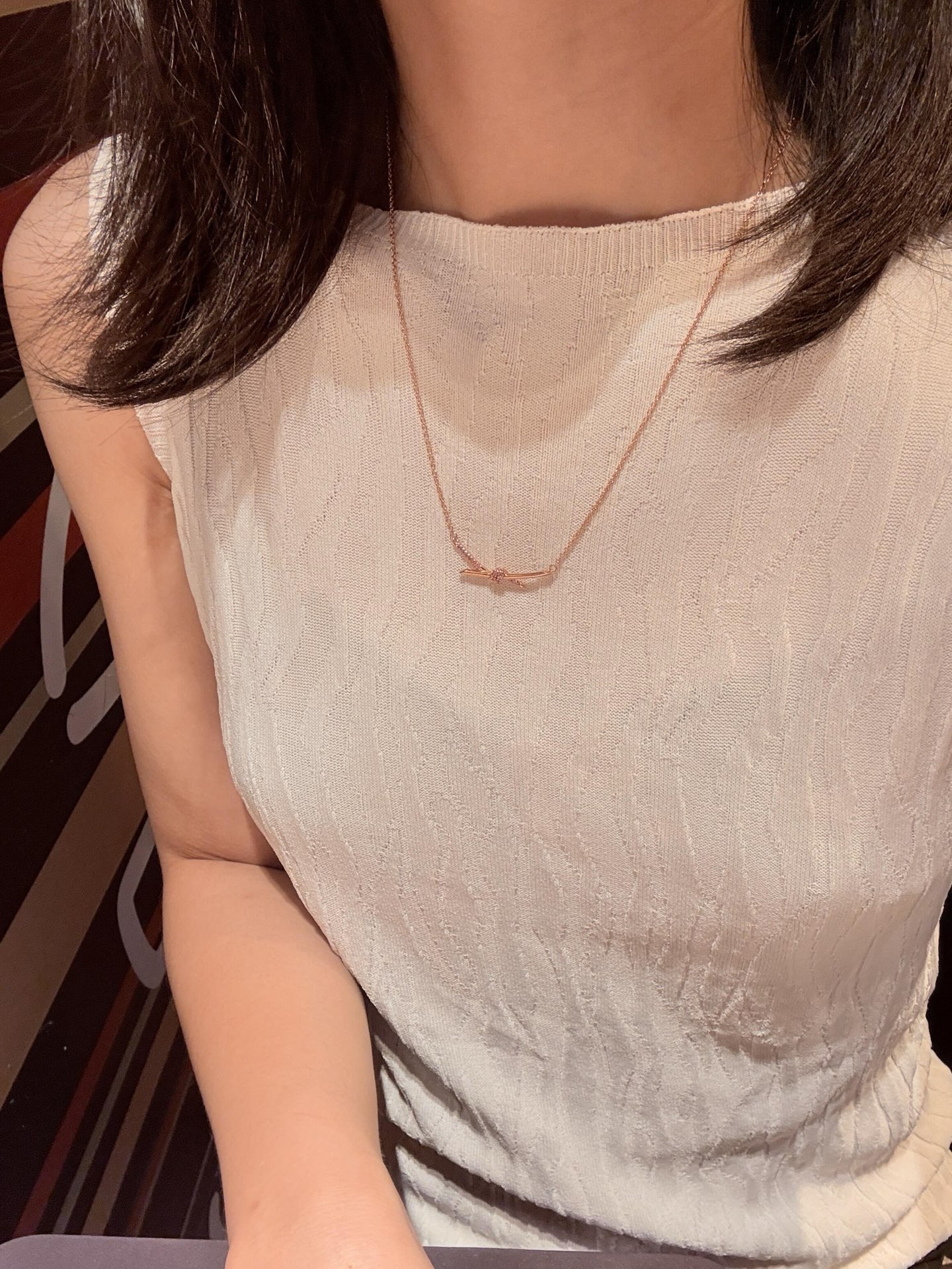 【Tiffany*帝芙尼最新款🆕🆕玫瑰金紫钻蝴蝶结项链】一致官网黄铜材质，非常的上镜‼️设计很特别值得入
