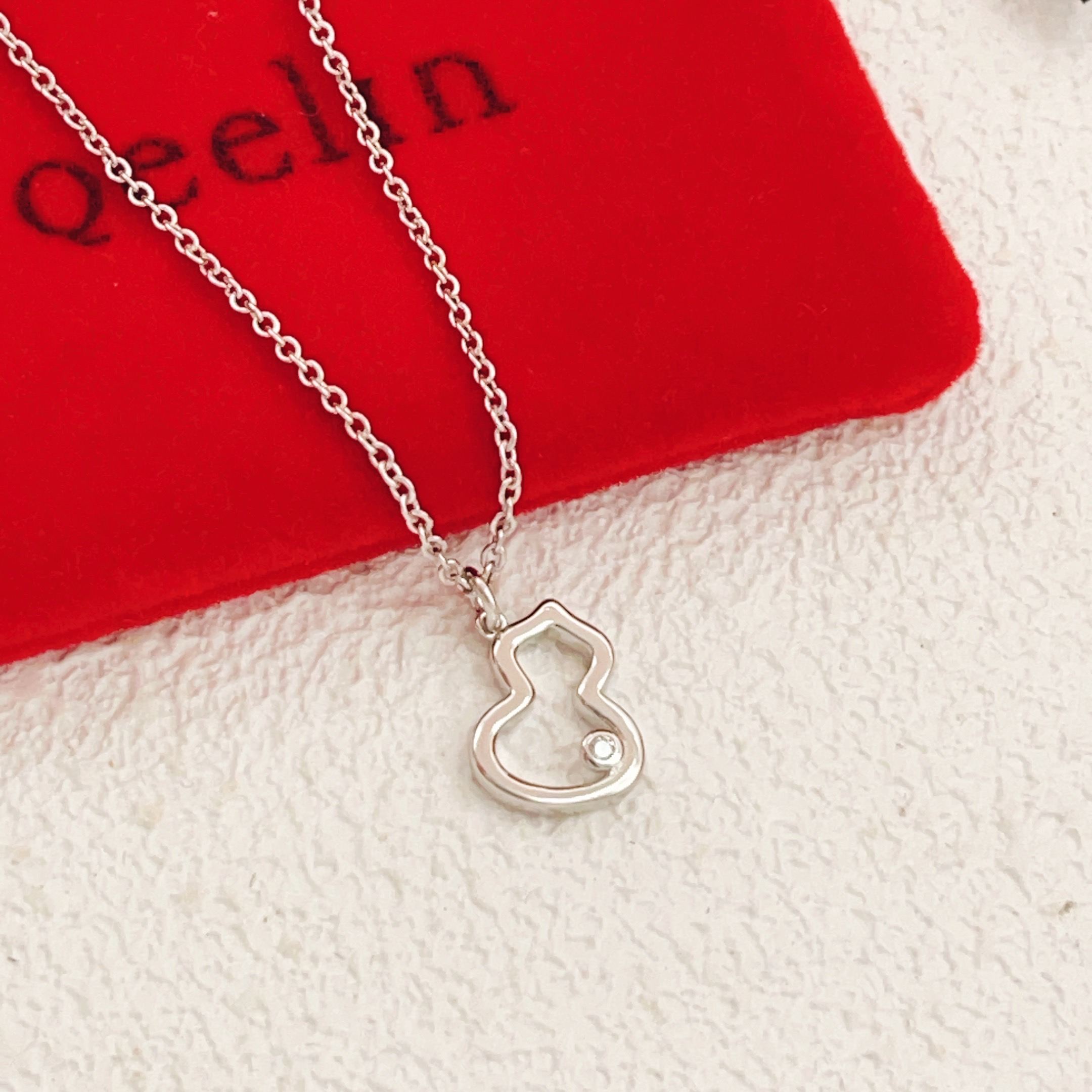 Qeelin Wulu necklace Silver-toned metal with clear diamond accent 42cm