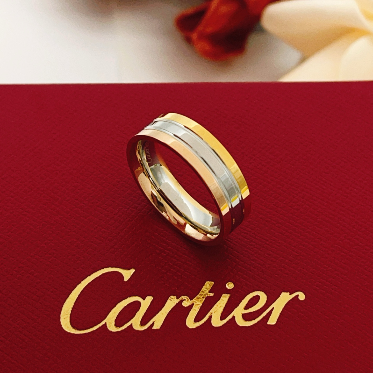 大小尺寸:6号、7号、8号【Cartie*最新款🆕🆕三拼色戒指】一致官网黄铜材质，非常的上镜‼️设计很特