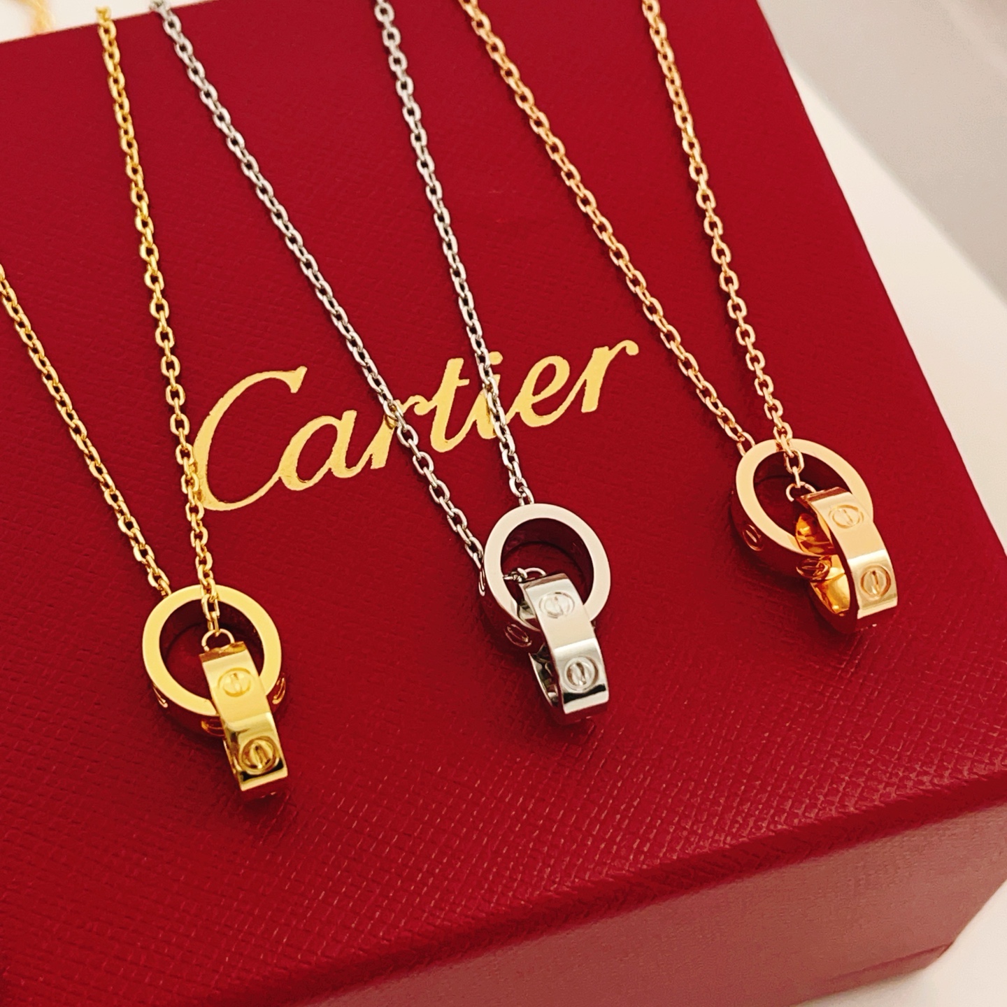 Cartier Cartie*最新款，非常的上镜‼ 设计很特别值得入手 高级手工坊系列