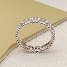 银色大小尺寸:6号、7号、8号【VanCleef*ArPel*珠珠窄板镶钻银色戒指】一致官网黄铜材质,非 银色大小尺寸:6号、7号、8号【VanCleef*ArPel*珠珠窄板镶钻银色戒指】一致官网黄铜材质,非