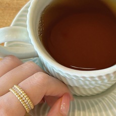 金色大小尺寸:6号、7号、8号【VanCleef*ArPel*珠珠窄板镶钻金色戒指】一致官网黄铜材质,非 金色大小尺寸:6号、7号、8号【VanCleef*ArPel*珠珠窄板镶钻金色戒指】一致官网黄铜材质,非