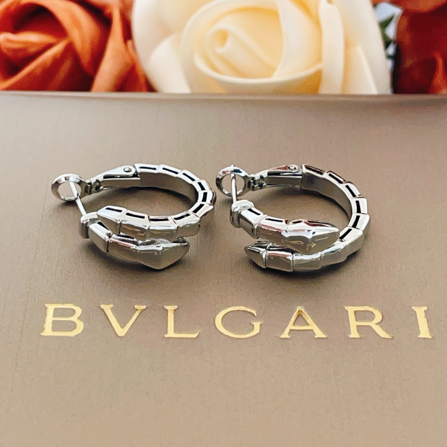 Bvlgari BVLGARI最新款，非常的上镜‼ 设计很特别值得入手 高级手工坊系列