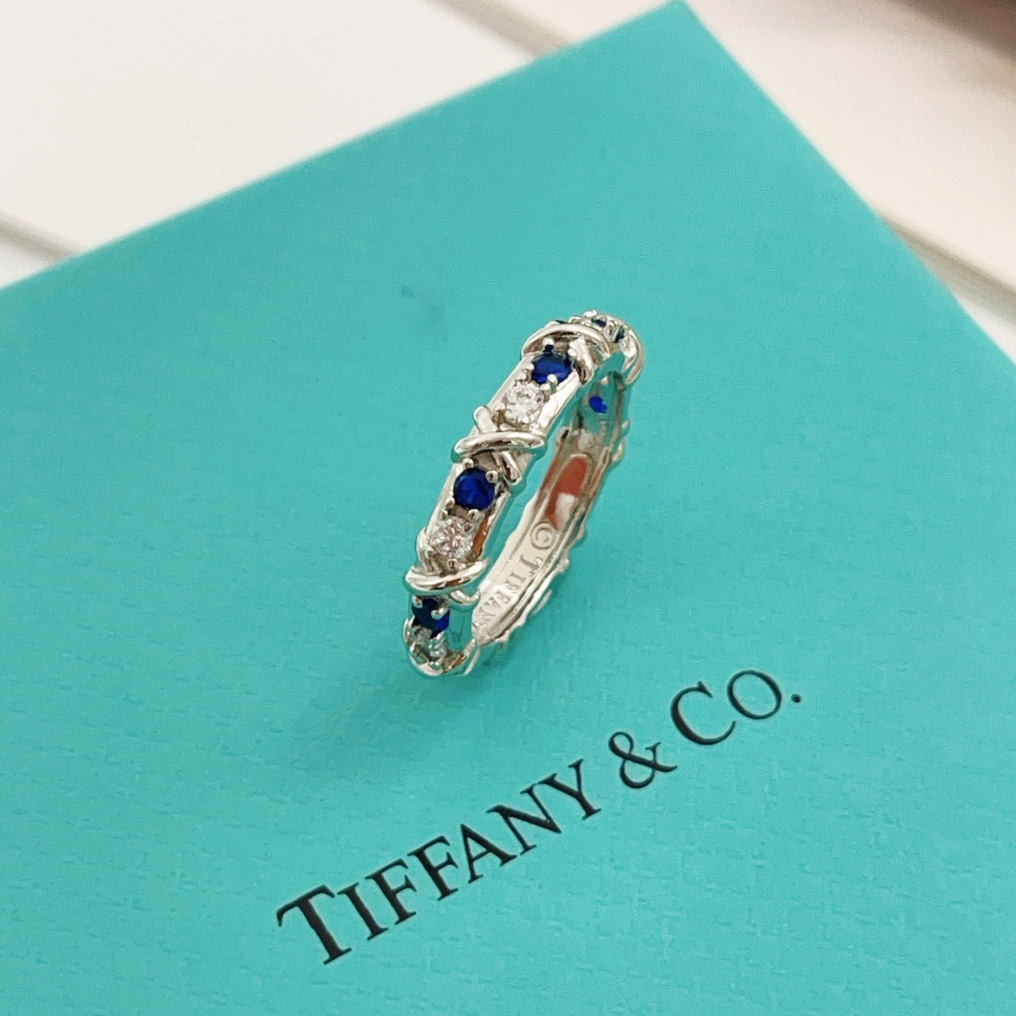 Tiffany & Co. Tiffany*帝芙尼最新款，非常的上镜‼ 设计很特别值得入手 高级手工坊系列