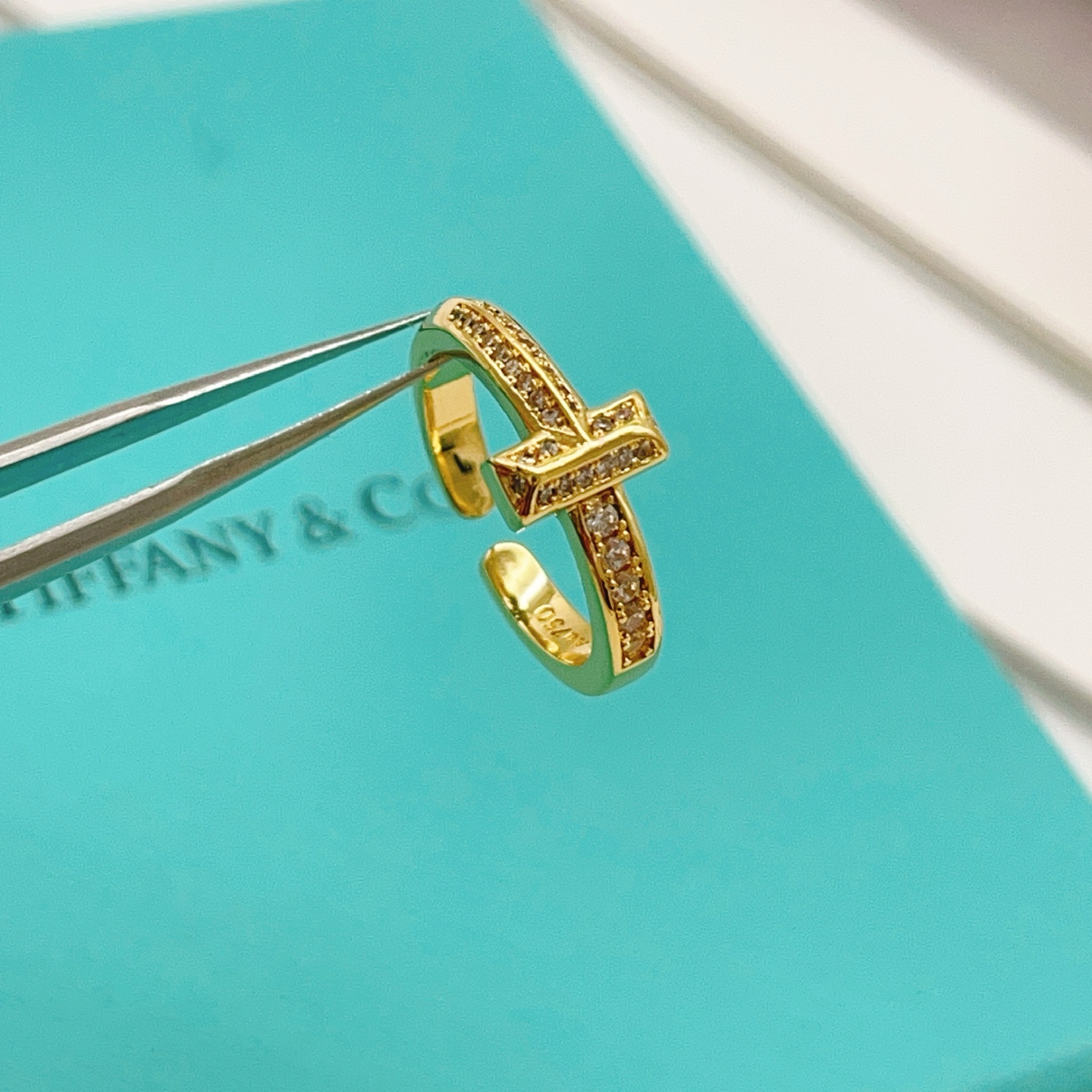 Tiffany & Co. Tiffany*帝芙尼最新款，非常的上镜‼ 设计很特别值得入手 高级手工坊系列