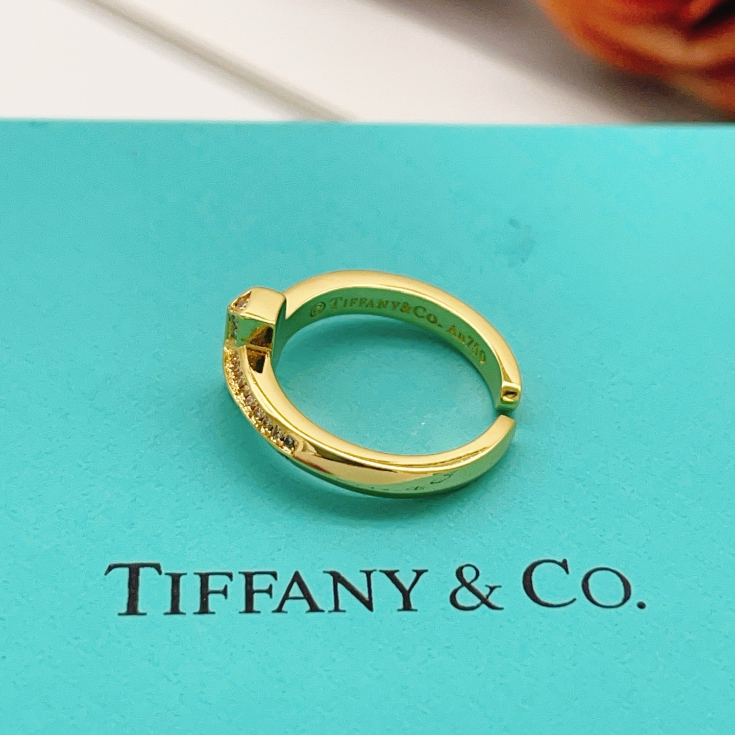 Tiffany & Co. Tiffany*帝芙尼最新款，非常的上镜‼ 设计很特别值得入手 高级手工坊系列