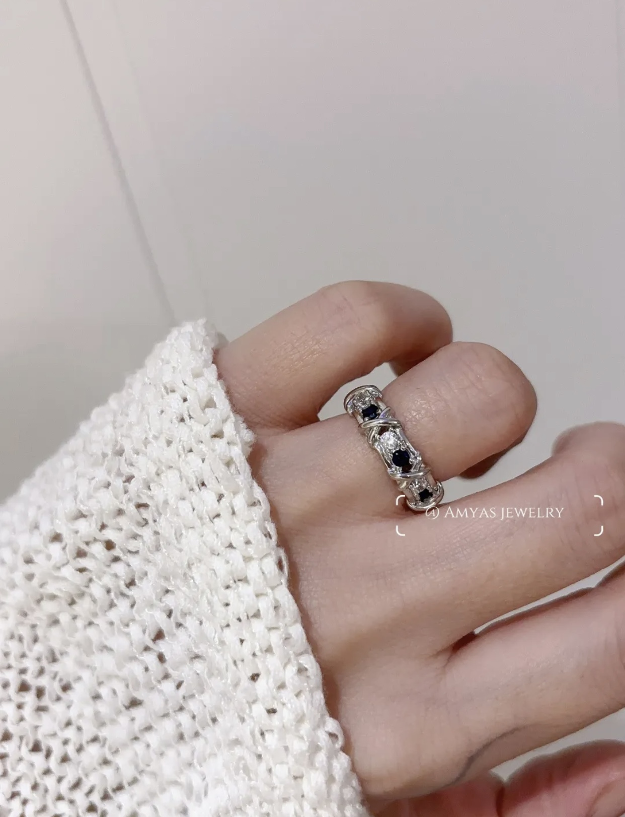 Tiffany & Co. Tiffany*帝芙尼最新款，非常的上镜‼ 设计很特别值得入手 高级手工坊系列