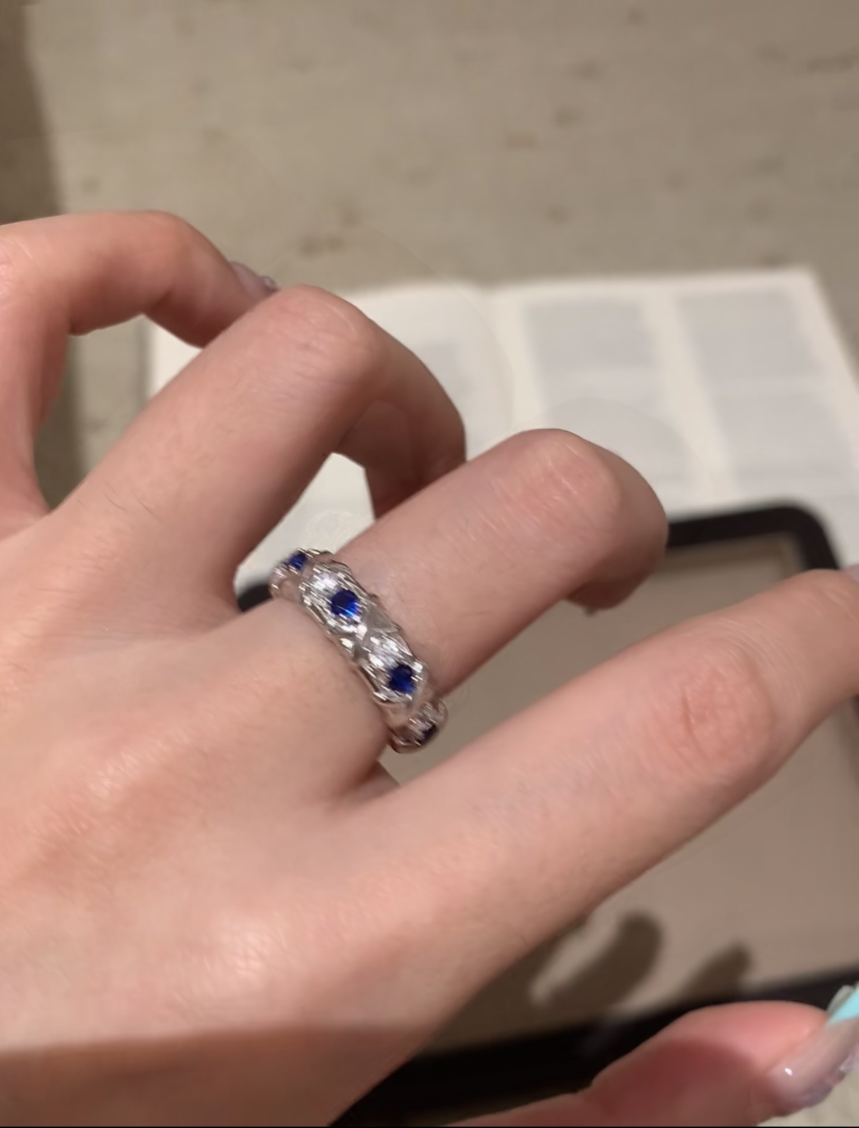 Tiffany & Co. Tiffany*帝芙尼最新款，非常的上镜‼ 设计很特别值得入手 高级手工坊系列