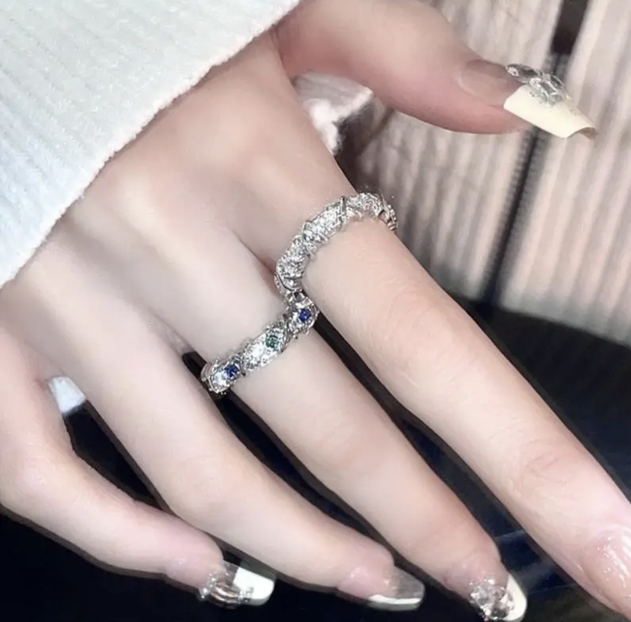 Tiffany & Co. Tiffany*帝芙尼最新款，非常的上镜‼ 设计很特别值得入手 高级手工坊系列