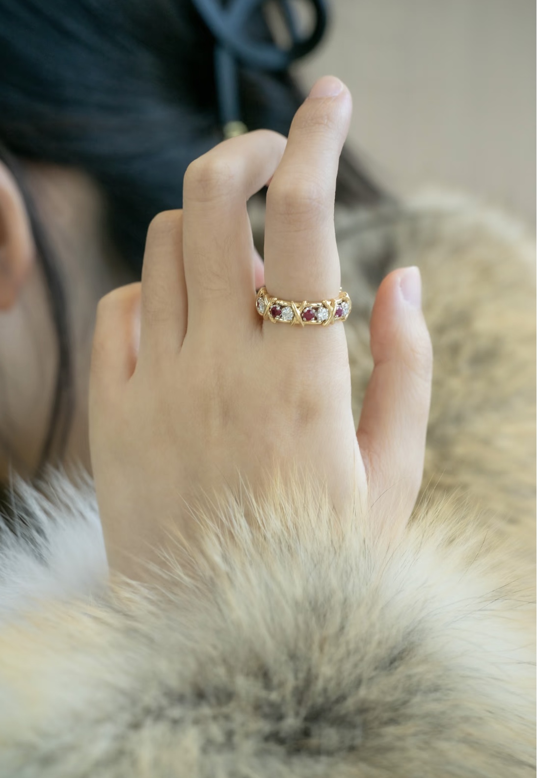 Tiffany & Co. Tiffany*帝芙尼最新款，非常的上镜‼ 设计很特别值得入手 高级手工坊系列