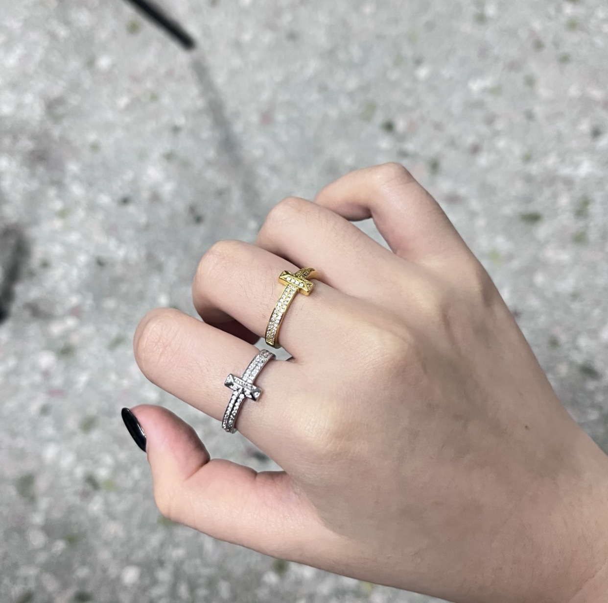 Tiffany & Co. Tiffany*帝芙尼最新款，非常的上镜‼ 设计很特别值得入手 高级手工坊系列
