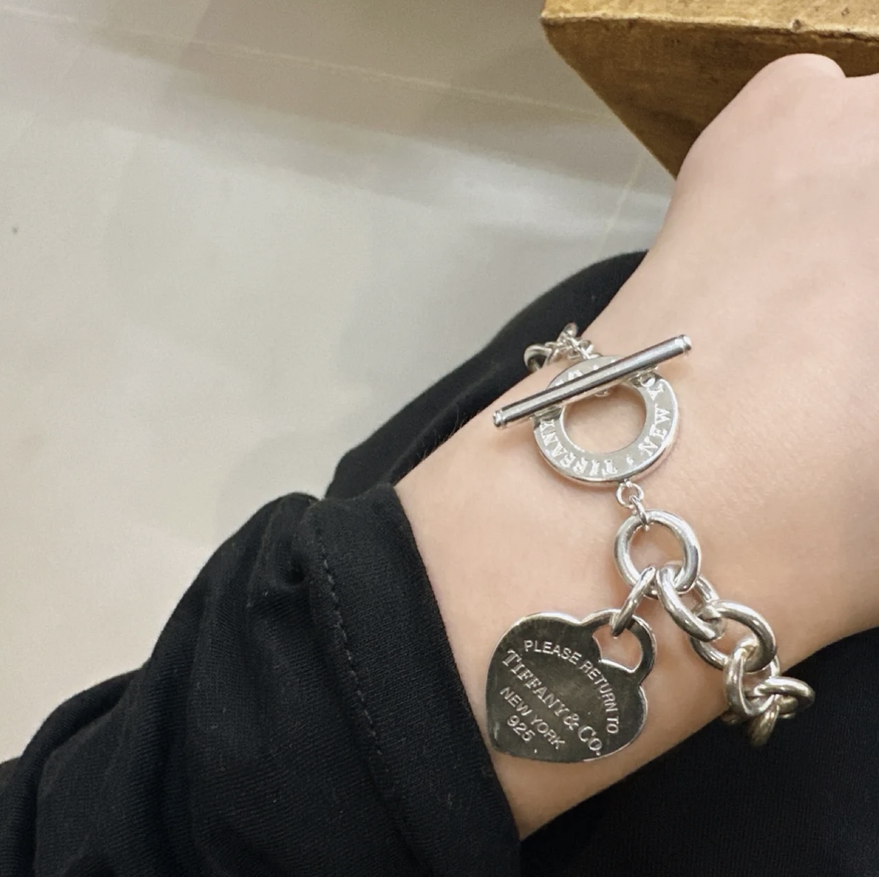 Tiffany & Co. Tiffany*帝芙尼最新款，非常的上镜‼ 设计很特别值得入手 高级手工坊系列